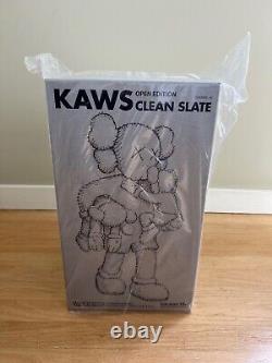 2018 KAWS CLEAN SLATE Companion Vinyl Figure Open Edition Medicom Toy Grey NIB