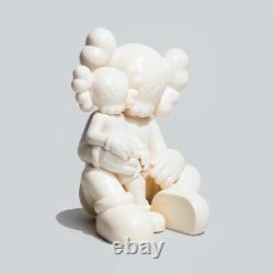 22cm Kaws Holiday Changbai Mountain White Sitting Holding