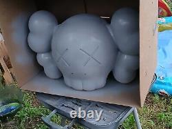 4ft Kaws Fidgure