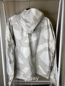 Brand New With Tags KAWS x The North Face Retro 1986 Mountain Jacket XL