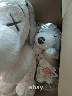 DS New KAWS x PEANUTS UNIQLO TOY PLUSH SET SNOOPY SET OF 2 LARGE & SMALL SNOOPY