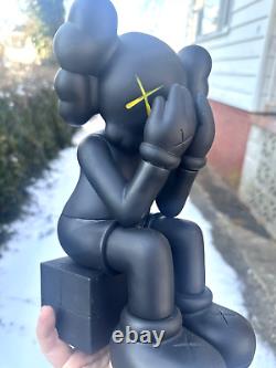 High quality sitting figure/Hand made Model Toy KAWS BLACK