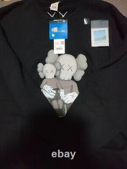 KAWS x UNIQLO sweatshirt NEW GIFT