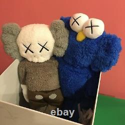 Kaws Companion BFF Seeing Watching 16 inch Plush Limited Numbered 100% Authentic