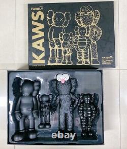 Kaws Family 37cm Black 4 Figurine Set