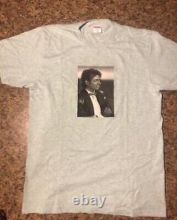 Supreme lot Medium shirts Michael Jackson, Marvin Gaye, KAWS, Necklace, Pillow