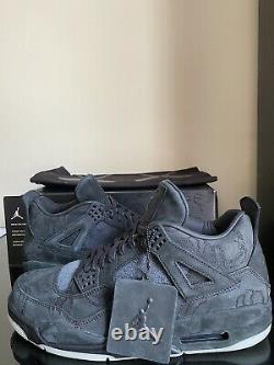 XX Nike KAWS x Air Jordan 4 Retro Black Size 11 930155-001 Xx